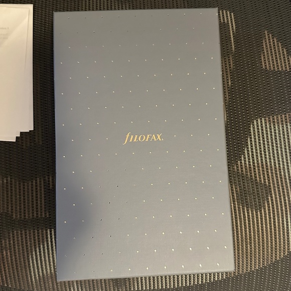 Filofax Malden Personal Compact Zip Leather Organizer - Picture 14 of 14